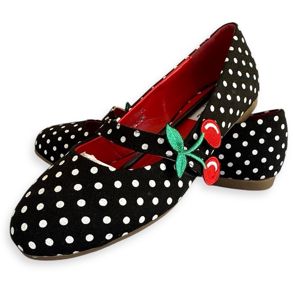 Collectif Shoes - LULU HUN 50s Sally Cherry Polka Flats in Black